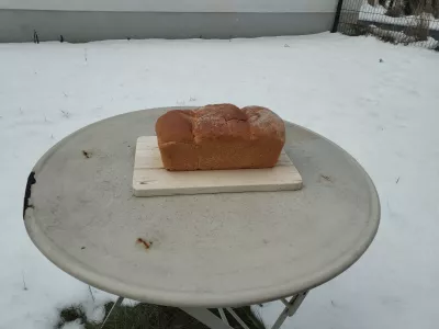 Recette De Pain Moelleux Au Coco - Sp&eacute;cialit&eacute; Tahitienne Vegan : Pain de coco se refroidissant dans la neige