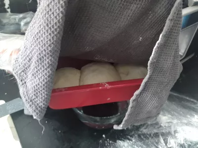Recette De Pain Moelleux Au Coco - Sp&eacute;cialit&eacute; Tahitienne Vegan : Boules de p&acirc;te de coco se levant pour la deuxi&egrave;me fois