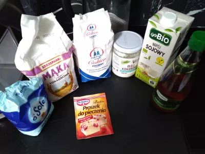 Cr&ecirc;pes vegan moelleuses &agrave; la banane / framboise 20 min : Ingr&eacute;dients arrondis pour des cr&ecirc;pes v&eacute;g&eacute;taliennes faciles et moelleuses