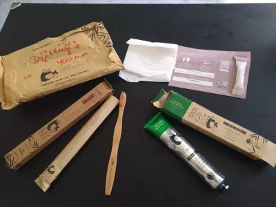 Meilleur jeu de dentifrice et de brosse &agrave; dents respectueux de l'environnement: Avis de marques dentaires : Bam et Boo Vegan brosse &agrave; dents, dentifrice et soins intimes f&eacute;minins livr&eacute;s &agrave; la maison