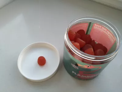 Meilleurs suppléments végétaliens pour la croissance des cheveux : Vegan Hair Gummy Supplements Flamingo Coiffures